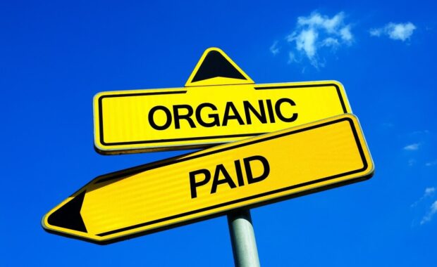 organic vs paid traffic sign